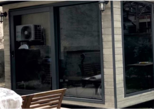 3x5 Winter Garden: Modern Living Space with Guillotine Glass